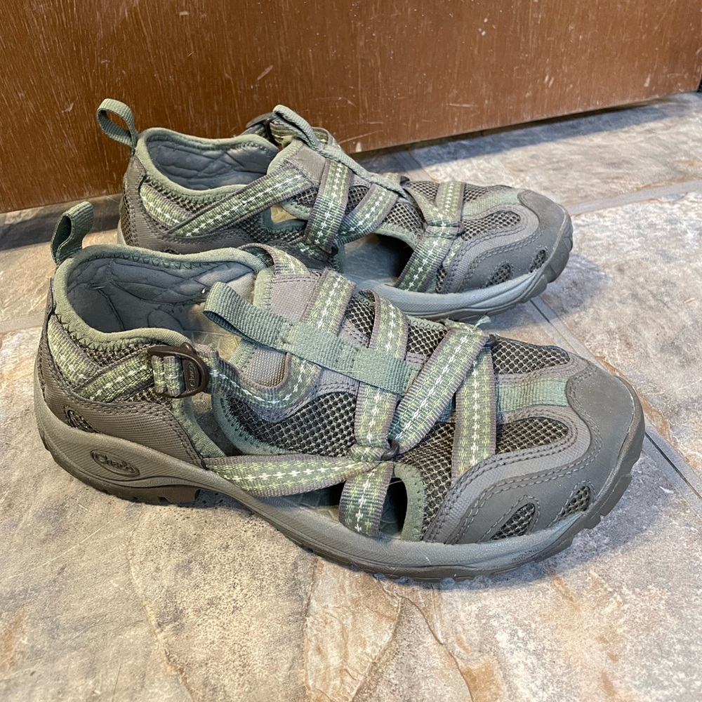 Chaco green and gray sandal shoes